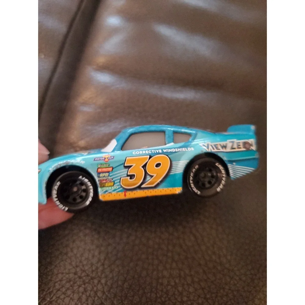 Disney Pixar Cars #39 View Zeen Buck Bearingly 1:55